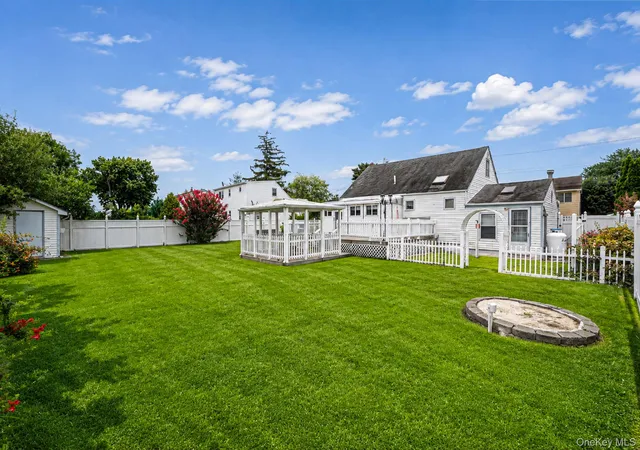25th image of 218 11th St, West Babylon, NY 11704 | MLS# 1039171