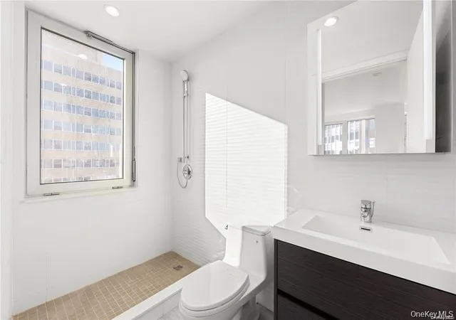 Listing Photo 5 - Condo for sale in building located at 9729 64th Rd, New York, NY 11374 - Unit #7E