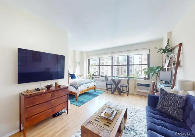 Photo 1 of Condo for sale at 185 W End Ave #15E, New York, NY 10023 | MLS# 1039186 | Listing updated on 2026-08-22