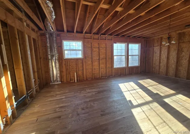 Photo 3 of Sale Pending at 20 Barbara Ln, Brookhaven, NY 11763 | MLS# 1039190 | Listing updated on 2026-09-26