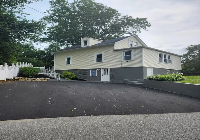 Photo 2 of Single family home for sale at 222 N Terry Hl Rd, Carmel, NY 10512 | MLS# 1039199 | Listing updated on 2026-08-25