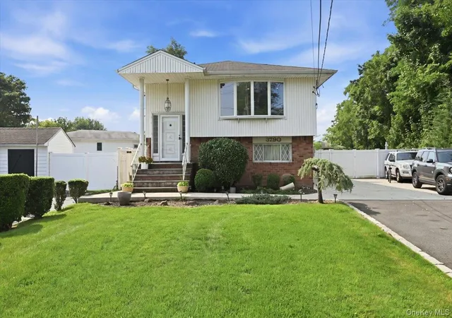 2nd image of 3790 Waverly Ave, Hempstead, NY 11783 | MLS# 1039207