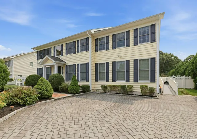 Photo 3 of Sale Pending at 28 Spruce St, Brookhaven, NY 11784 | MLS# 1039232 | Listing updated on 2026-10-01