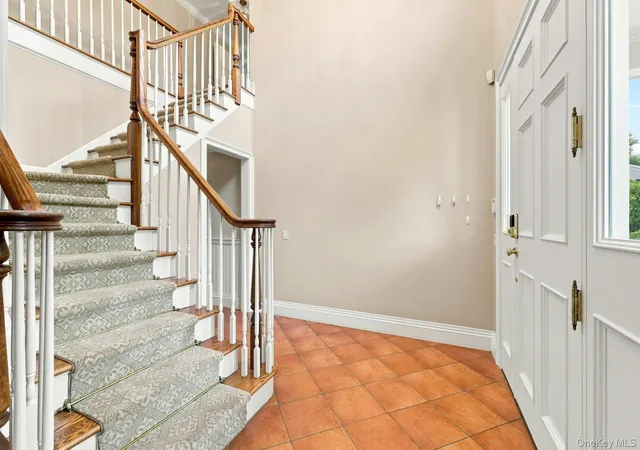 Photo 4 of Sale Pending at 28 Spruce St, Brookhaven, NY 11784 | MLS# 1039232 | Listing updated on 2026-10-01