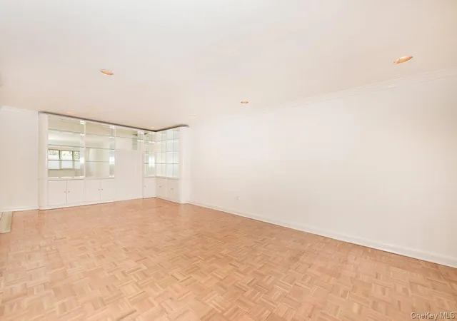 5th image of 180 S Middle Neck Rd #1-J, North Hempstead, NY 11021 | MLS# 1039234