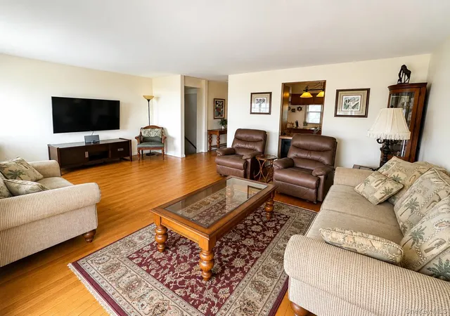 Photo 3 of Single family home for sale at 9508 Shore Front Pkwy, New York, NY 11693 | MLS# 1039235 | Listing updated on 2026-08-25