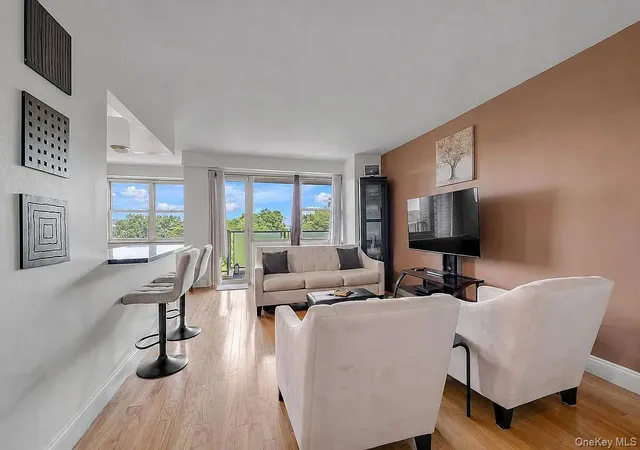 Photo 3 of Sale Pending at 400 Cozine Ave #5E, New York, NY 11207 | MLS# 1039237 | Listing updated on 2026-09-05