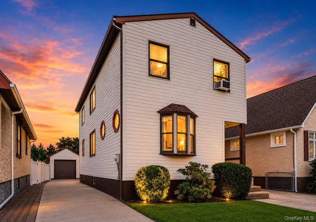 2nd image of 962 Gabriel Ave, Hempstead, NY 11010 | MLS# 1039241