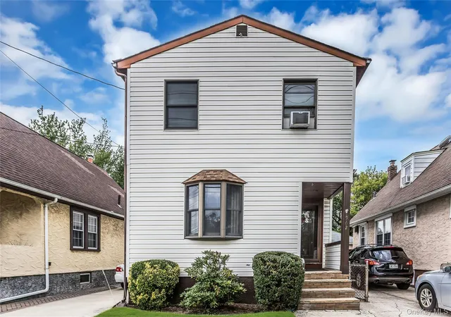 3rd image of 962 Gabriel Ave, Hempstead, NY 11010 | MLS# 1039241
