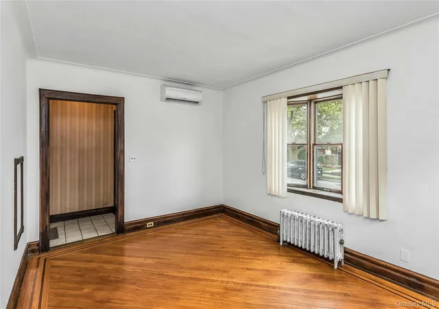4th image of 962 Gabriel Ave, Hempstead, NY 11010 | MLS# 1039241