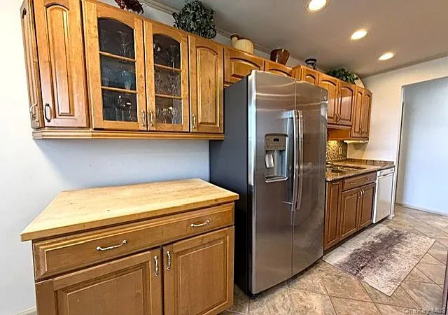 Listing Photo 5 - Condo for sale in building located at 250 N Broadway, Yonkers, NY 10701 - Unit #PHD