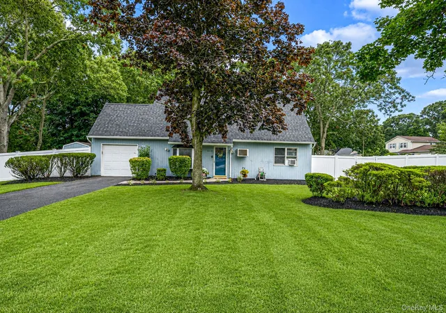 Photo 1 of Sale Pending at 688 Hawkins Rd E, Brookhaven, NY 11727 | MLS# 1039252 | Listing updated on 2026-09-04
