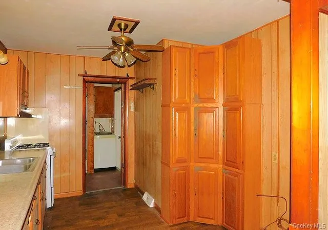Listing Photo 5 - Condo for sale in building located at 900 Salisbury Turnpike, Red Hook, NY 12571