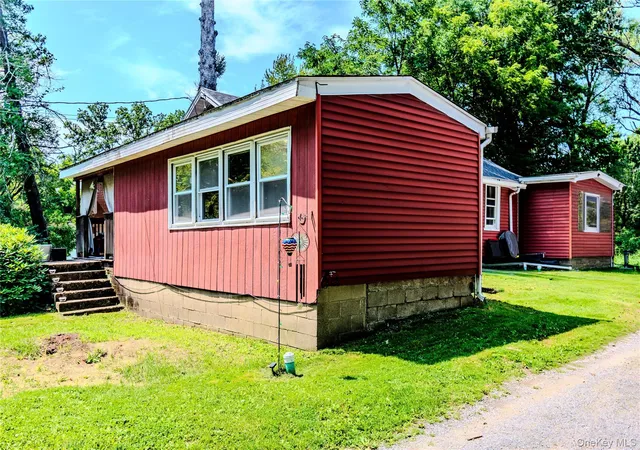 Photo 3 of Single family home for sale at 95 Riley Rd, New Windsor, NY 12553 | MLS# 1039263 | Listing updated on 2026-09-29