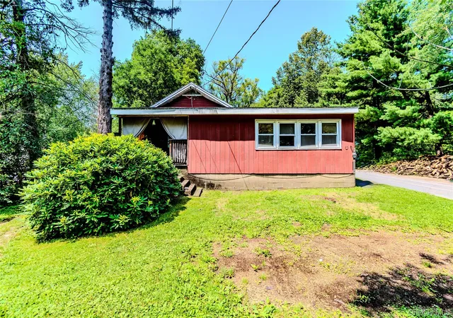 Photo 3 of Single family home for sale at 95 Riley Rd, New Windsor, NY 12553 | MLS# 1039263 | Listing updated on 2026-09-29
