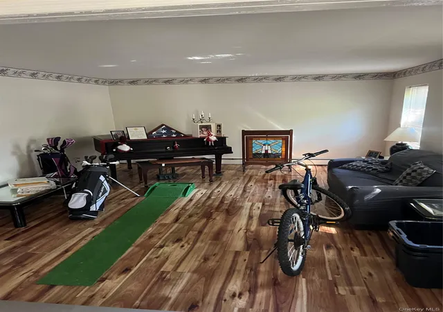 Photo 2 of Single family home for sale at 82 Chestnut St, Brookhaven, NY 11766 | MLS# 1039282 | Listing updated on 2026-08-17