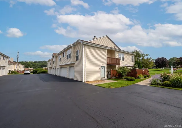 Listing Photo 4 - Condo for sale in building located at 3706 Whispering Hls, Chester Town, NY 10918
