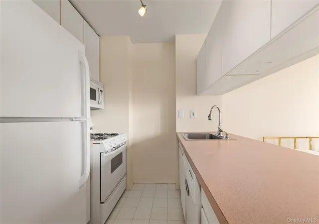 Photo 3 of Condo for sale at 1 Irving Pl #U17H, New York, NY 10003 | MLS# 1039311 | Listing updated on 2026-10-02