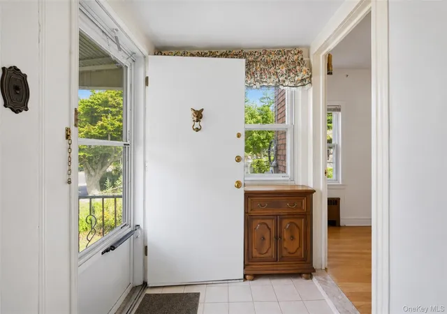 3rd image of 99 Homestead Pl, New Rochelle, NY 10801 | MLS# 1039320