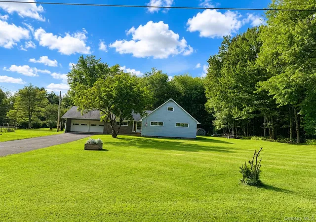 Photo 2 of Single family home for sale at 412 Brown Rd, Wawarsing, NY 12428 | MLS# 1039337 | Listing updated on 2026-09-06