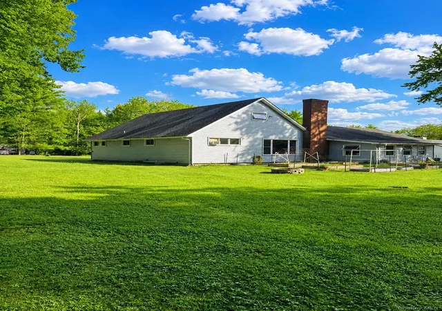 Photo 3 of Single family home for sale at 412 Brown Rd, Wawarsing, NY 12428 | MLS# 1039337 | Listing updated on 2026-09-06