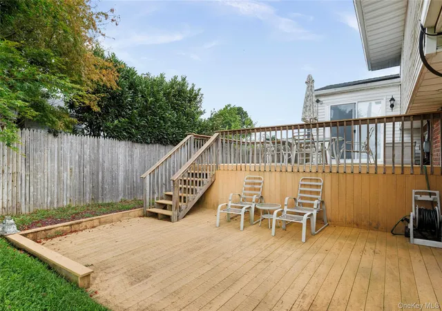 18th image of 29 Cottonwood Dr, Smithtown, NY 11725 | MLS# 1039345