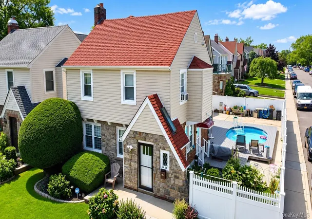3rd image of 24-28 160 St, New York, NY 11357 | MLS# 1039357