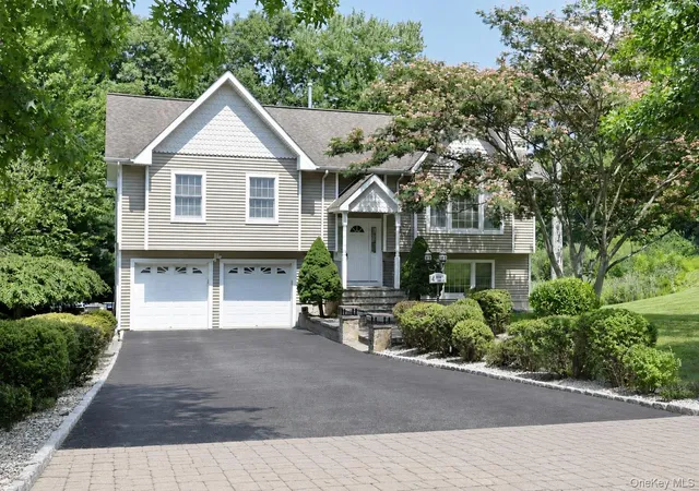 Photo 1 of Single family home for sale at 4 Woolf Rd, Haverstraw, NY 10980 | MLS# 1039367 | Listing updated on 2026-09-04