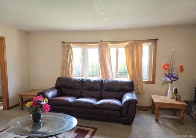 Photo 3 of Single family home for sale at 147 Miller Rd, Oyster Bay, NY 11801 | MLS# 1039376 | Listing updated on 2026-08-28
