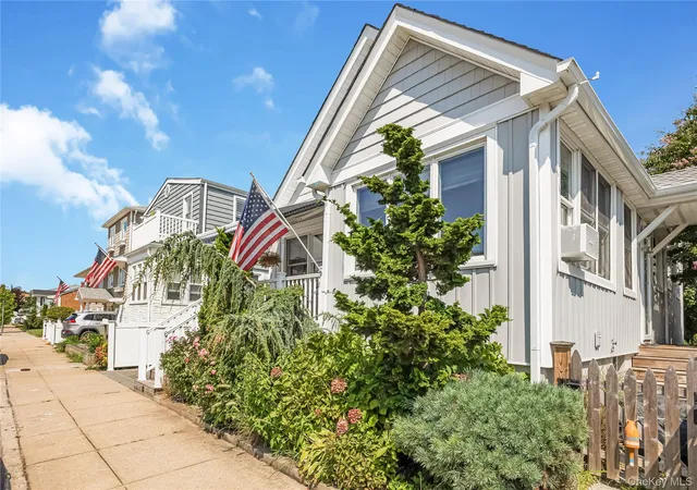 Photo 3 of Single family home for sale at 24 Harmon St, Long Beach, NY 11561 | MLS# 1039377 | Listing updated on 2026-08-22