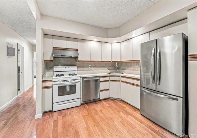Photo 4 of Condo for sale at 71-24 162nd Street #2, New York, NY 11365 | MLS# 1039380 | Listing updated on 2026-08-30