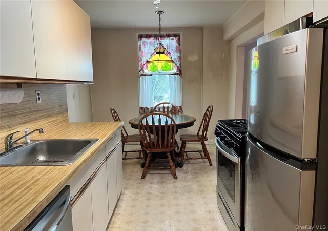 Photo 3 of Condo for sale at 530 Dubois Ave #6A, Hempstead, NY 11581 | MLS# 1039386 | Listing updated on 2026-08-29