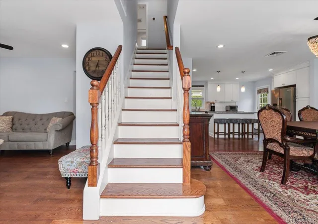 Photo 3 of Single family home for sale at 177 N Queens Ave, Oyster Bay, NY 11758 | MLS# 1039390 | Listing updated on 2026-08-29