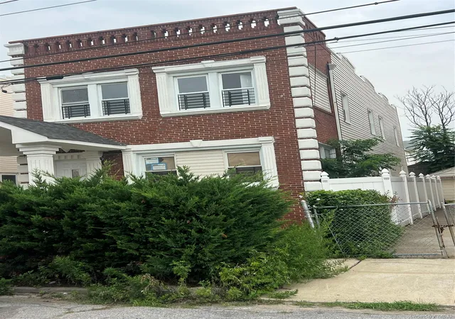 Photo 3 of Manufactured home for sale at 216 25 136th Road, New York, NY 11413 | MLS# 1039392 | Listing updated on 2026-08-17