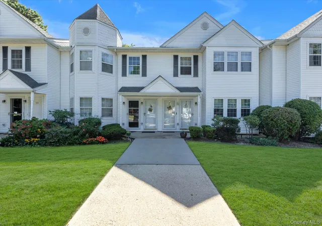 2nd image of 25 Victorian Ln, Brookhaven, NY 11763 | MLS# 1039399