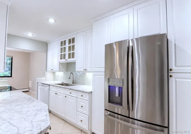 Photo 4 of Condo for sale at 500 Central Park Ave #212, Greenburgh, NY 10583 | MLS# 1039402 | Listing updated on 2026-09-23