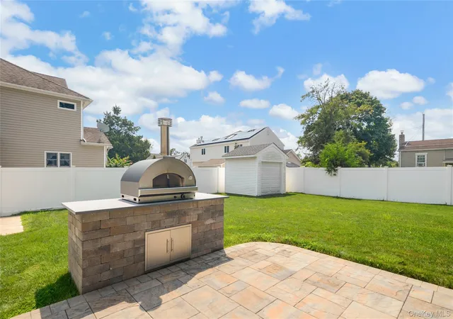 Photo 4 of Sale Pending at 78 Osceola Ave, Babylon, NY 11729 | MLS# 1039403 | Listing updated on 2026-09-01