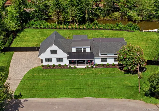 Photo 2 of Sale Pending at 16 Twin River Dr, Islip, NY 11769 | MLS# 1039412 | Listing updated on 2026-09-12