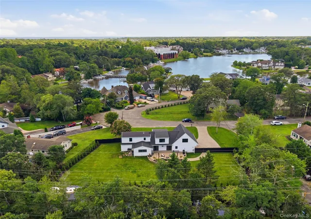Photo 3 of Sale Pending at 16 Twin River Dr, Islip, NY 11769 | MLS# 1039412 | Listing updated on 2026-09-12