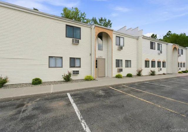 Listing Photo 2 - Condo for sale in building located at 21 Scarborough Ln, Wappingers Falls, NY 12590 - Unit #B