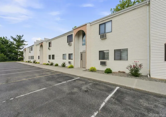 Listing Photo 3 - Condo for sale in building located at 21 Scarborough Ln, Wappingers Falls, NY 12590 - Unit #B
