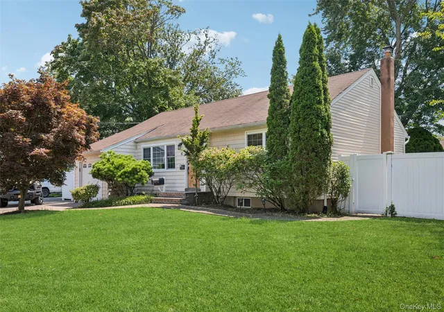 1st image of 42 Lexington Ave, Babylon, NY 11704 | MLS# 1039465