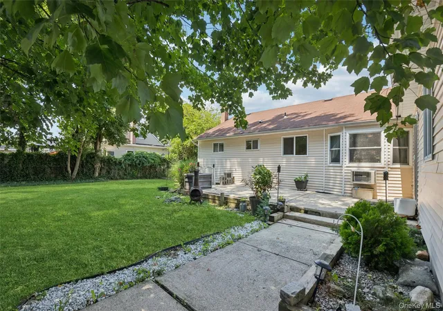 20th image of 42 Lexington Ave, Babylon, NY 11704 | MLS# 1039465