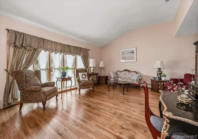 Photo 3 of Single family home for sale at 3291 Wolfson Dr, Hempstead, NY 11510 | MLS# 1039487 | Listing updated on 2026-10-08