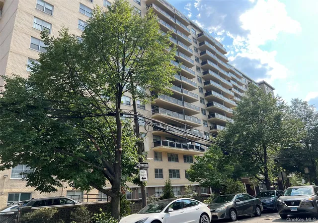 11th image of 17520 Wexford Ter #4J, New York, NY 11432 | MLS# 1039495