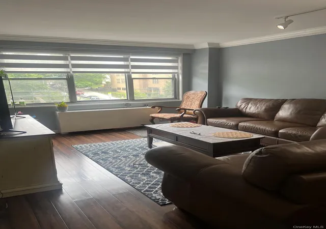 3rd image of 17520 Wexford Ter #4J, New York, NY 11432 | MLS# 1039495