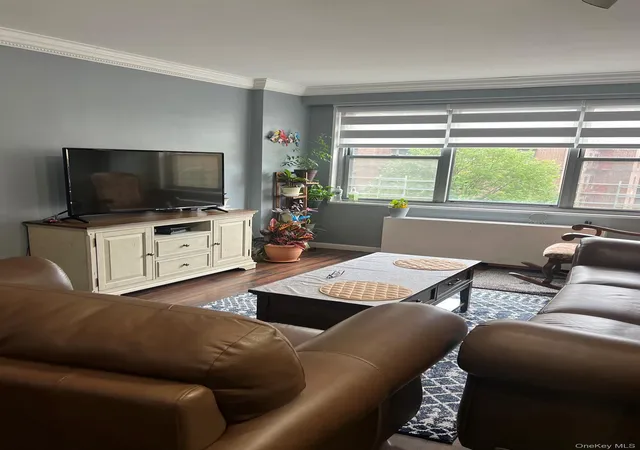 4th image of 17520 Wexford Ter #4J, New York, NY 11432 | MLS# 1039495