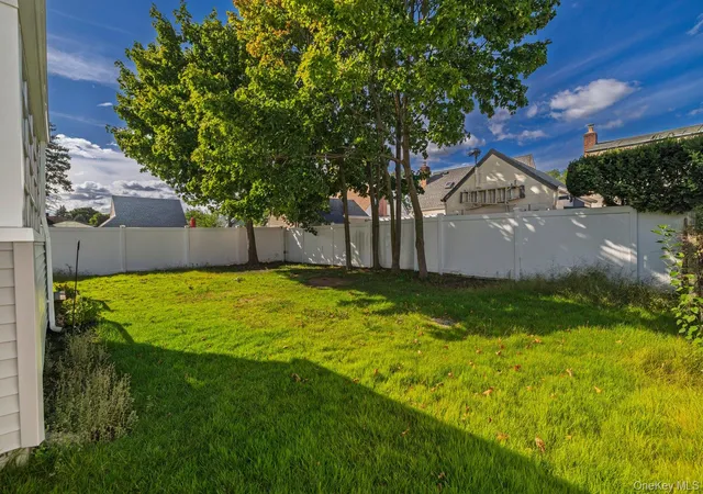 Photo 4 of Sale Pending at 837 Edward St, Hempstead, NY 11510 | MLS# 1039502 | Listing updated on 2026-10-21