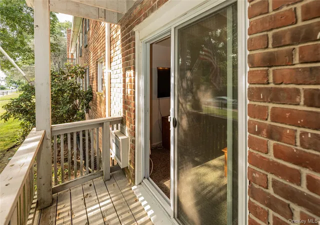 Listing Photo 4 - Condo for sale in building located at 51 Fairharbor Dr, Brookhaven, NY 11772 - Unit #51
