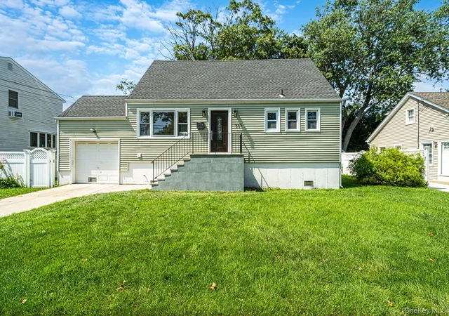Photo 2 of Sale Pending at 556 S Bayview Ave, Hempstead, NY 11520 | MLS# 1039527 | Listing updated on 2026-08-27